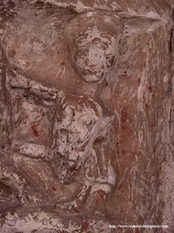 MUJER CON MÁSCARA